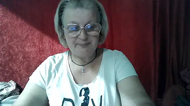 Snapshot of Gina_Marlyn chatting on 06.12.26 Gina Marlyn online show from 06.12.26