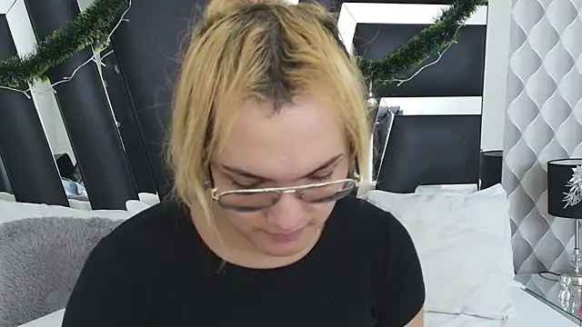 Snapshot of katya_kozlov chatting on 12.10.24 katya kozlov online show from 12.10.24