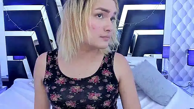 Snapshot of katya_kozlov chatting on 02.26.25 katya kozlov online show from 02.26.25