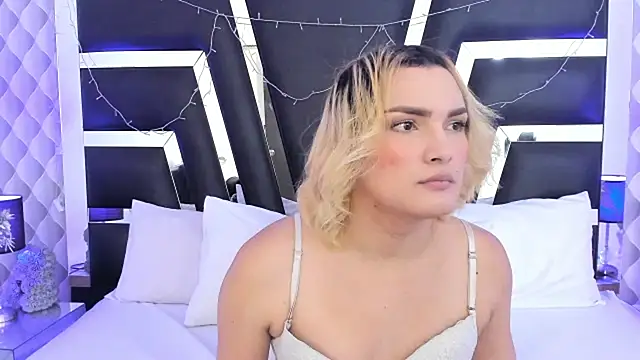 Snapshot of katya_kozlov chatting on 03.10.25 katya kozlov online show from 03.10.25