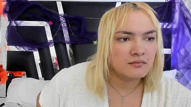 Snapshot of katya_kozlov chatting on 11.05.25 katya kozlov online show from 11.05.25