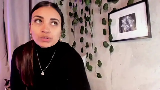 aisha es online show from 02.25.25