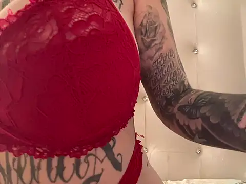 Snapshot of SabrinaRussel chatting on 03.19.25 SabrinaRussel online show from 03.19.25