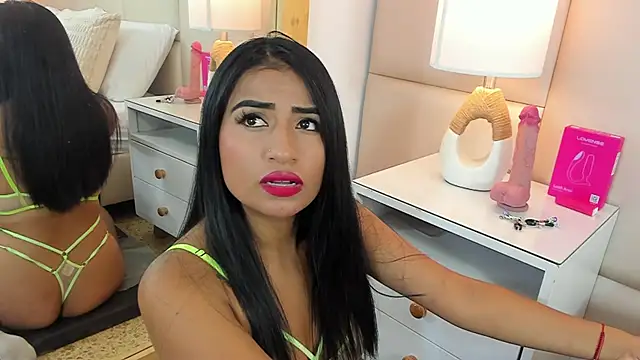 AntoniaRoss  online show from 04.20.26