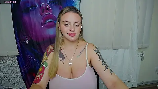 Snapshot of Lilia_Moon chatting on 07.13.26 Lilia Moon online show from 07.13.26