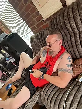 Snapshot of Littledick007007 chatting on 08.01.26 Littledick007007 online show from 08.01.26