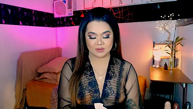 Snapshot of asiankatyhuge chatting on 10.27.25 asiankatyhuge online show from 10.27.25