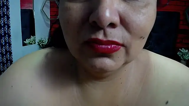 Snapshot of TistMature chatting on 02.10.25 TistMature online show from 02.10.25