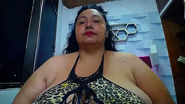 Snapshot of TistMature chatting on 03.20.25 TistMature online show from 03.20.25