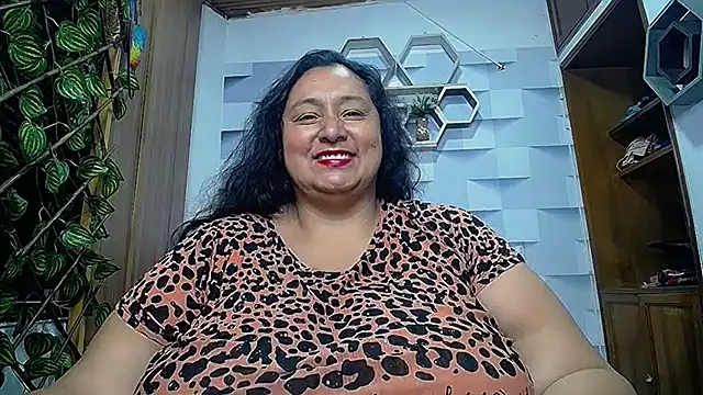 Snapshot of TistMature chatting on 10.06.25 TistMature online show from 10.06.25