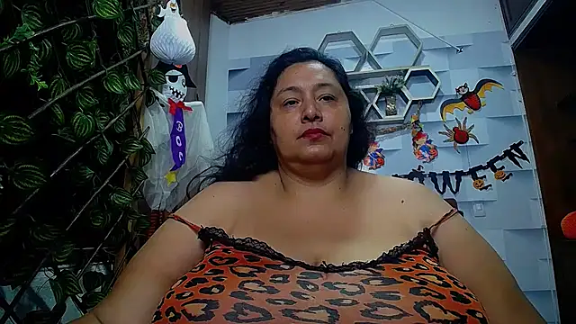 Snapshot of TistMature chatting on 10.20.25 TistMature online show from 10.20.25