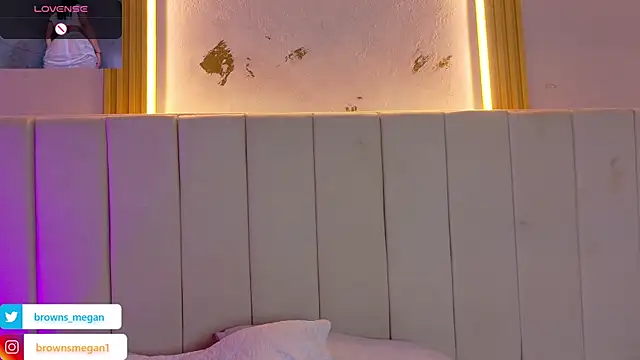 Megan browns1 online show from 04.01.26