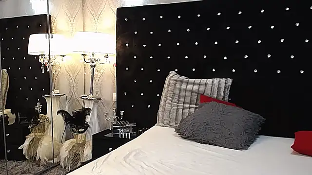 InannaStar online show from 03.08.25