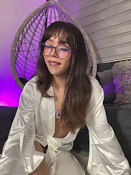 Samantha Bernardo online show from 04.14.26