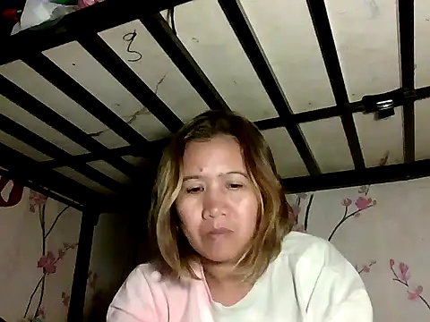 Snapshot of sweet_smile4u chatting on 11.13.25 sweet smile4u online show from 11.13.25