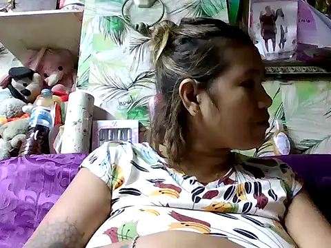 Snapshot of sweet_smile4u chatting on 12.16.25 sweet smile4u online show from 12.16.25