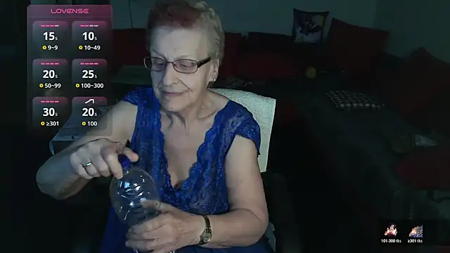 HeisseomaOriginal online show from 11.26.25