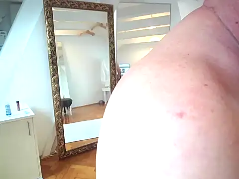 Snapshot of tobi_jerker chatting on 09.29.25 tobi jerker online show from 09.29.25