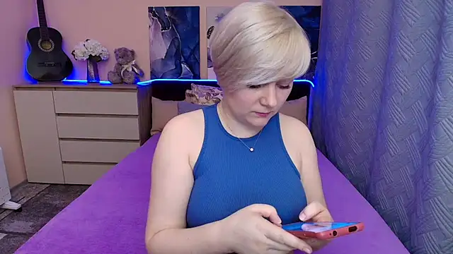 Snapshot of BlondPearl chatting on 05.14.26 BlondPearl online show from 05.14.26