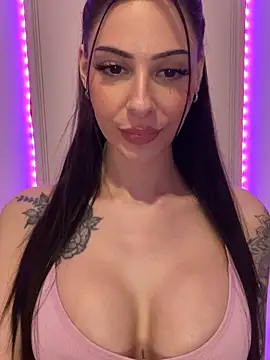 Snapshot of Sassy-Susie chatting on 01.06.26 Sassy-Susie online show from 01.06.26