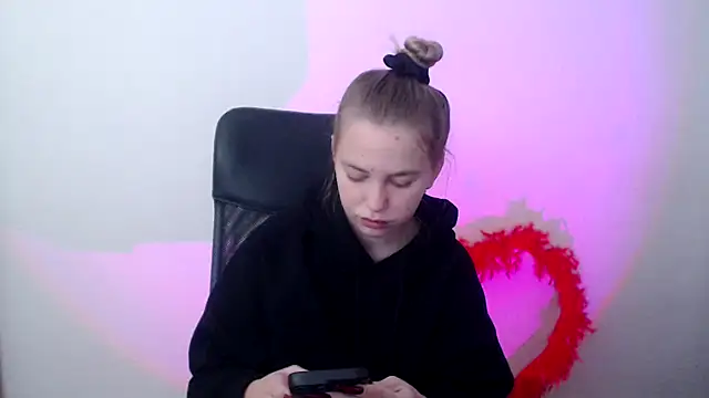 klerkarina online show from 10.22.25
