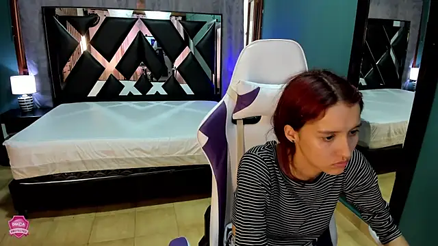 Snapshot of Linda4Petite chatting on 03.16.25 Linda4Petite online show from 03.16.25