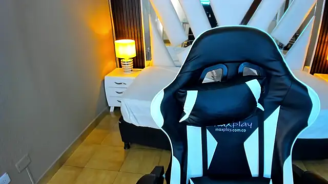 Linda4Petite online show from 11.12.25