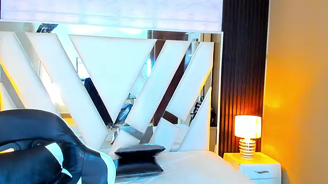 Linda4Petite online show from 11.15.25