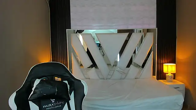 Linda4Petite online show from 03.25.26