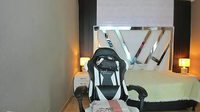 Linda4Petite online show from 04.10.26