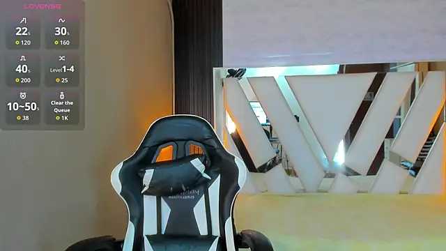 Linda4Petite online show from 04.14.26