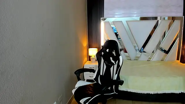 Linda4Petite online show from 04.24.26