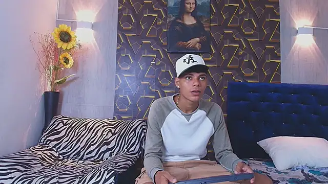 Snapshot of giannis_jr chatting on 06.22.26 giannis jr online show from 06.22.26