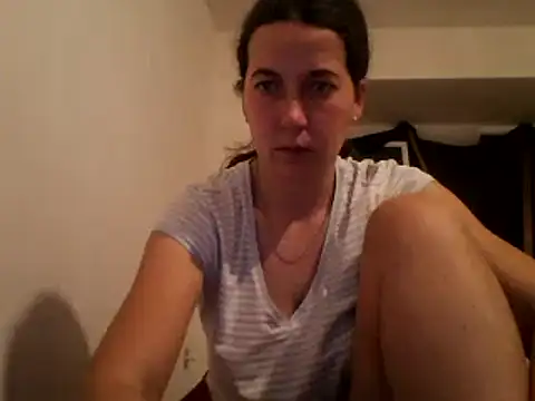 Snapshot of Tamilashaa chatting on 01.05.25 Tamilashaa online show from 01.05.25