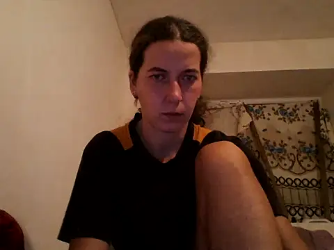 Snapshot of Tamilashaa chatting on 10.31.25 Tamilashaa online show from 10.31.25