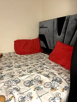 morrocoXcute online show from 10.17.25