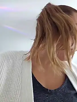 Ellie-L-Elizabeth online show from 01.10.25