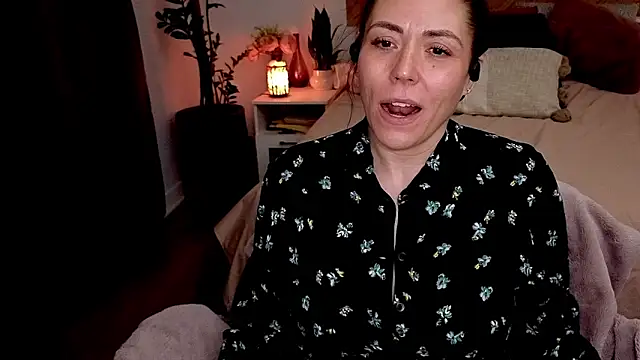 Ellie-L-Elizabeth online show from 04.22.26