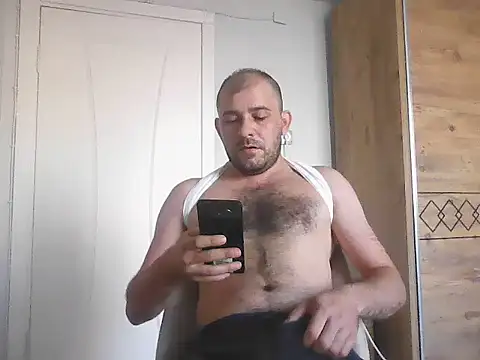 NiiiRvaNaa online show from 09.11.25