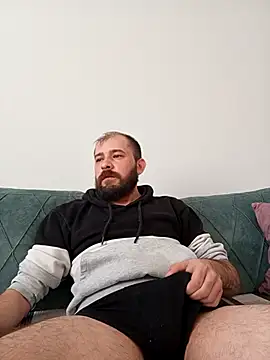 NiiiRvaNaa online show from 11.15.25