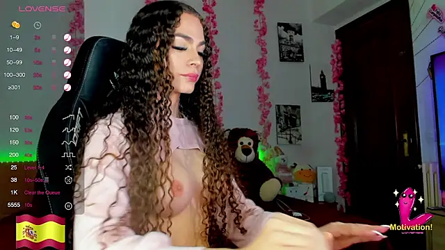 Snapshot of gabrielatafur_ chatting on 03.18.25 gabrielatafur  online show from 03.18.25