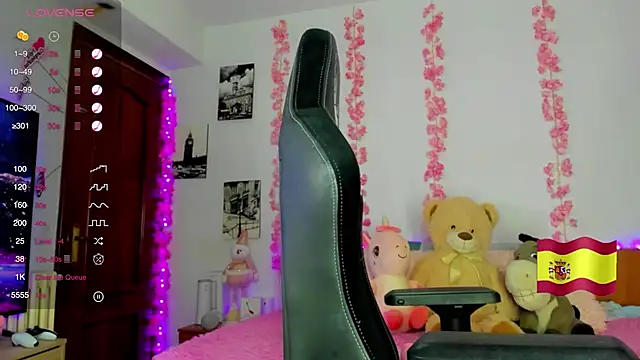 Snapshot of gabrielatafur_ chatting on 09.19.25 gabrielatafur  online show from 09.19.25