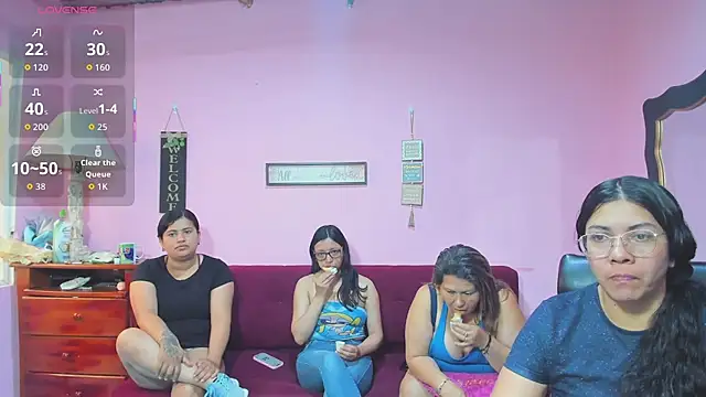 Snapshot of lesbiancuple chatting on 11.13.25 lesbiancuple online show from 11.13.25