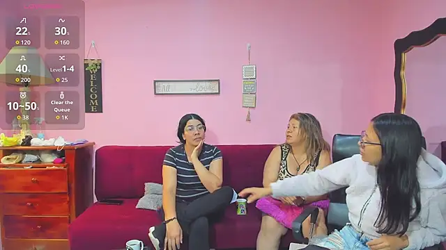 Snapshot of lesbiancuple chatting on 11.21.25 lesbiancuple online show from 11.21.25