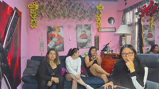 lesbiancuple online show from 04.18.26