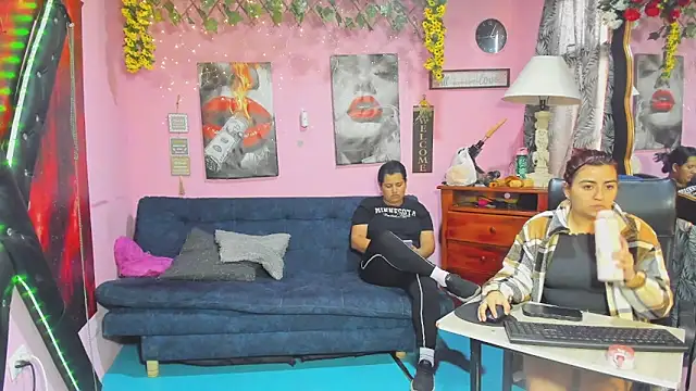 lesbiancuple online show from 04.22.26