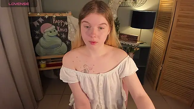 Snapshot of ohmyJuliet chatting on 12.20.24 ohmyJuliet online show from 12.20.24