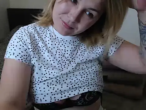 Snapshot of leeilawow chatting on 05.26.26 leeilawow online show from 05.26.26