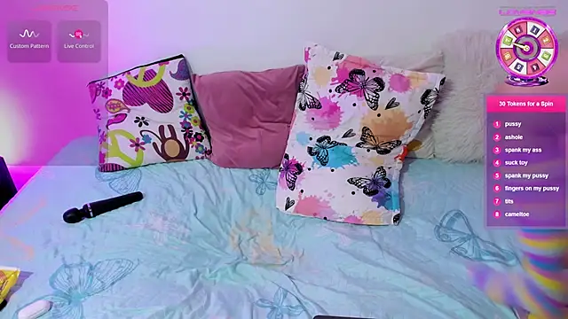 Snapshot of amy_petite chatting on 01.11.25 amy petite online show from 01.11.25