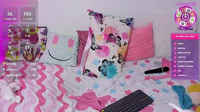 Snapshot of amy_petite chatting on 03.19.25 amy petite online show from 03.19.25